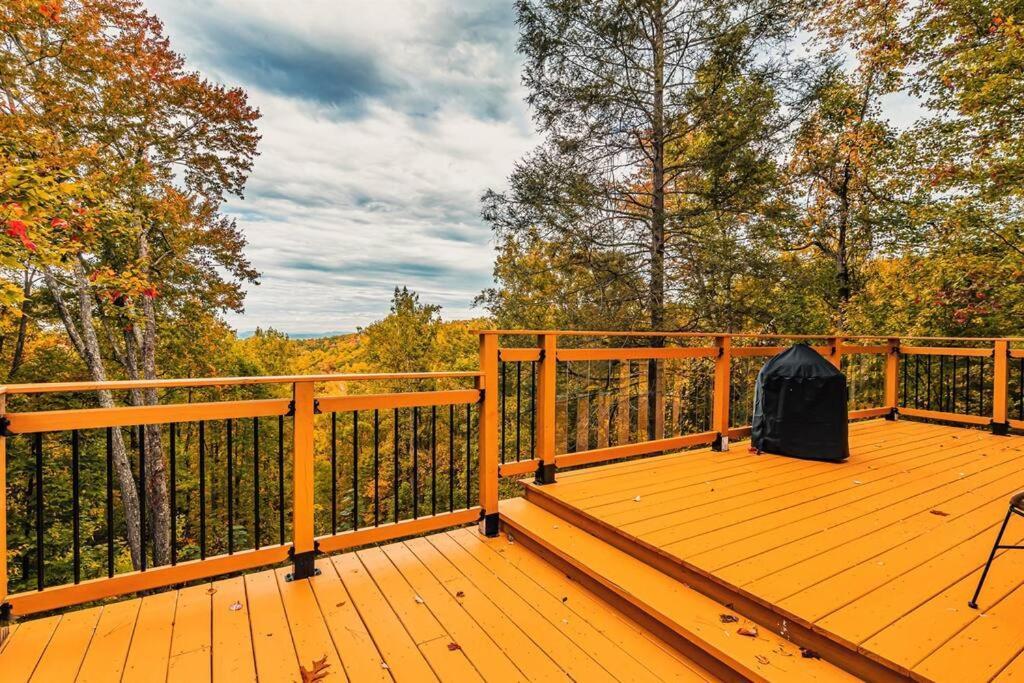 Secluded Mtn View New! 10 Mins To Gatlinburg Or Park Villa Bagian luar foto